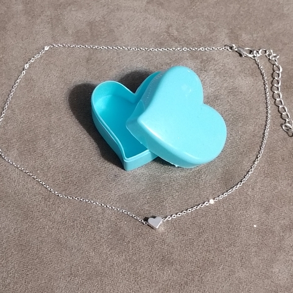 Jewelry - Dainty Heart Necklace